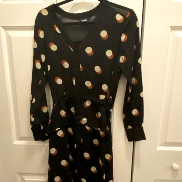 ⭐️Sabie Button Dress - Picture 1 of 3